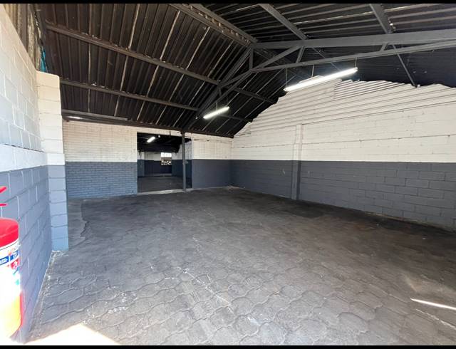 150M² WORKSHOP TO LET IN VULCANIA